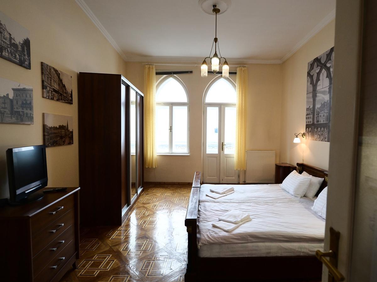 The Historical Family Nest In City Centre Lviv Exterior photo