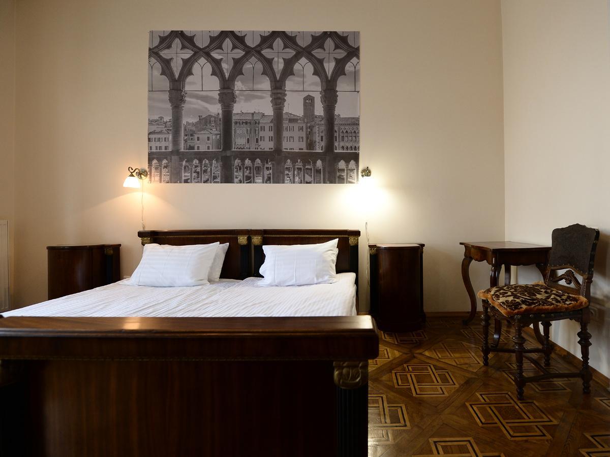 The Historical Family Nest In City Centre Lviv Exterior photo